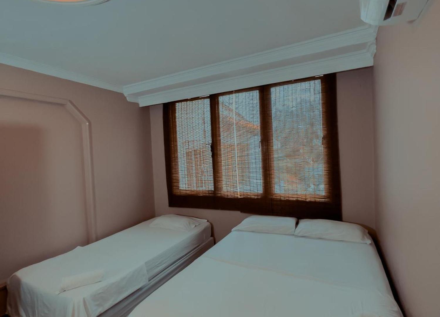 6-36 Hotel *