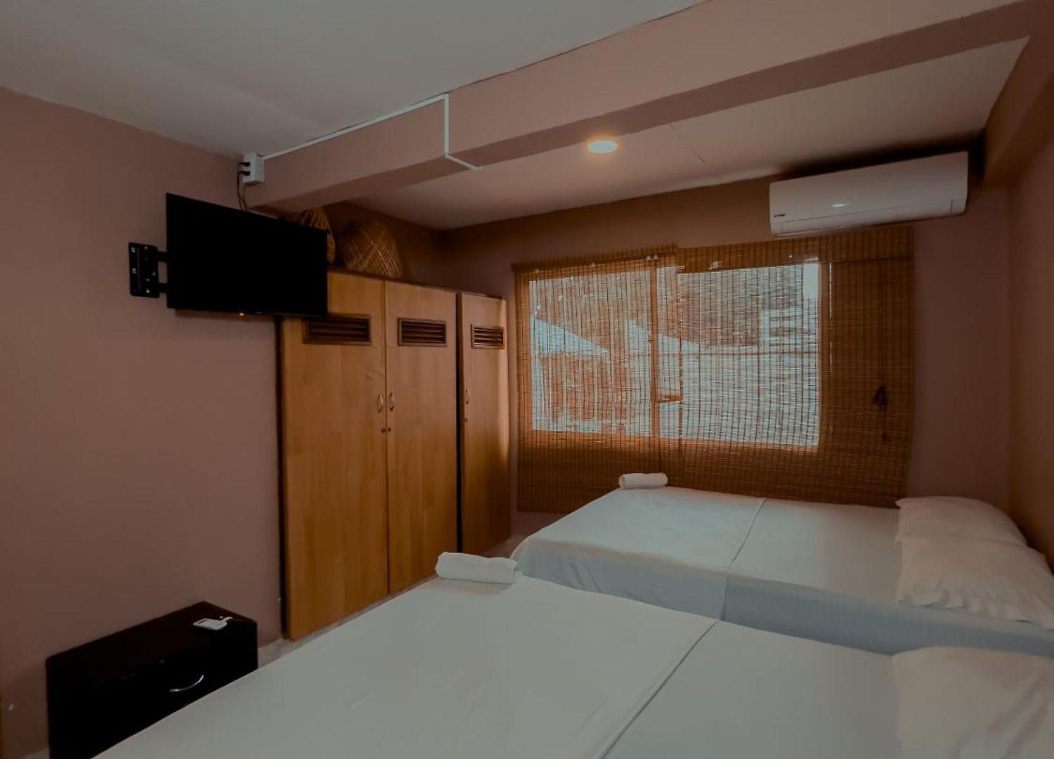 6-36 Hotel *