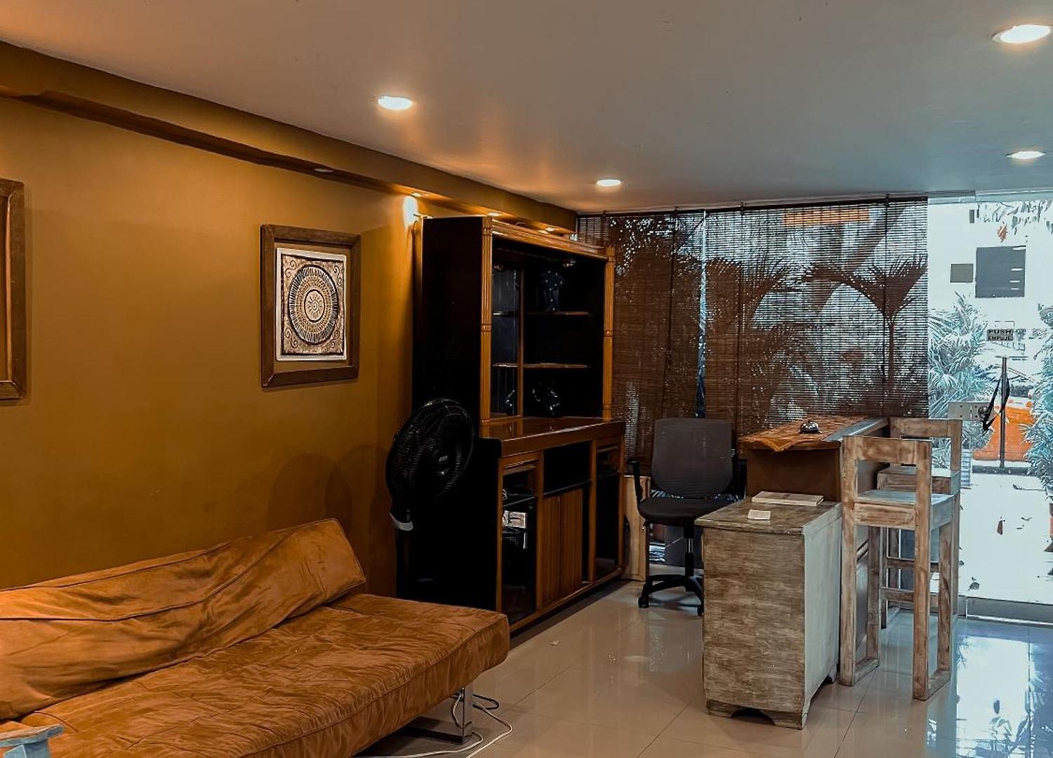 Hotel 6-36 *
