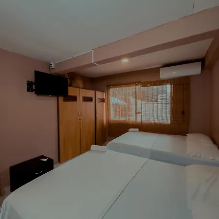 6-36 Hotel *