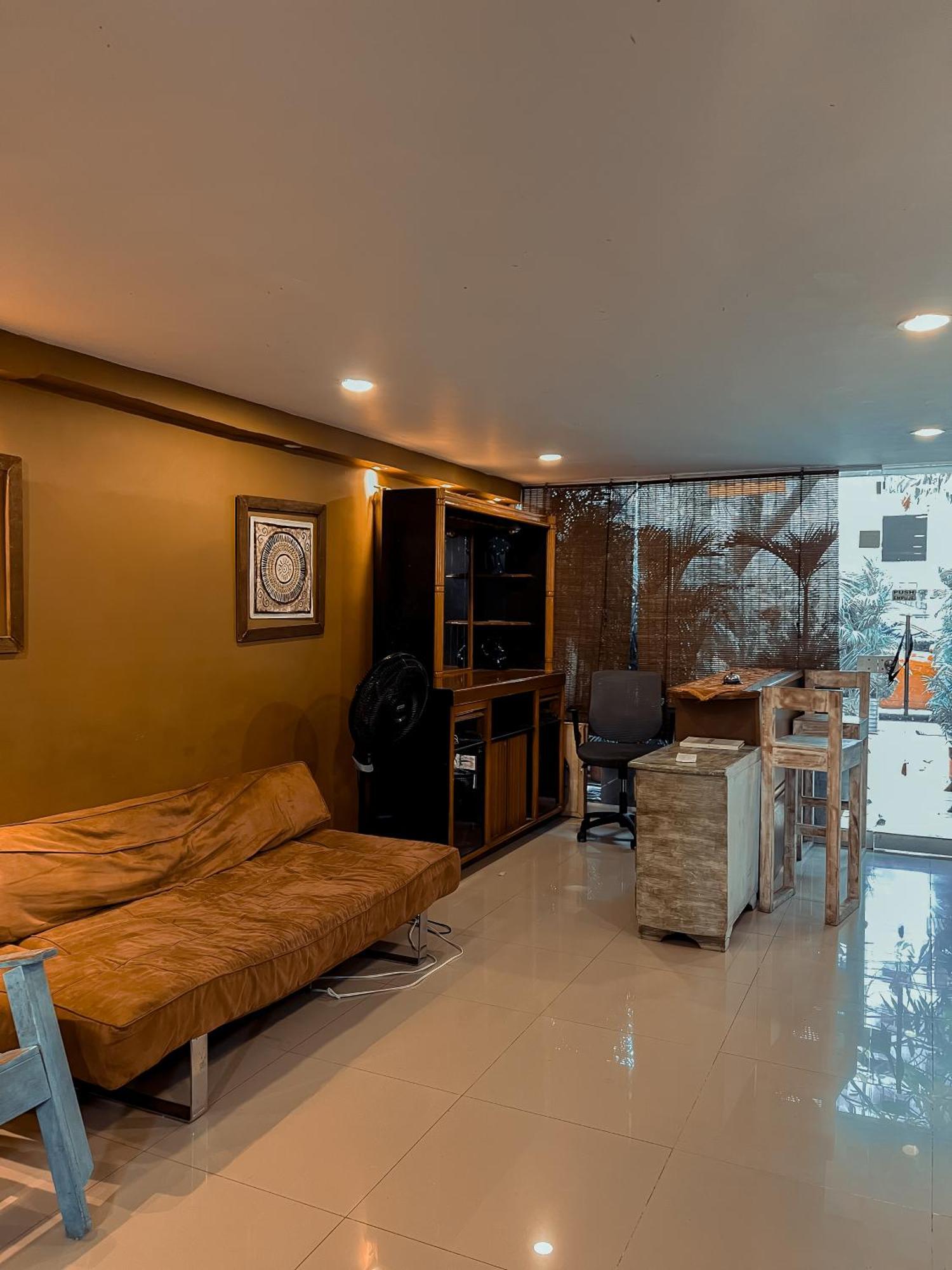 Hotel 6-36 *