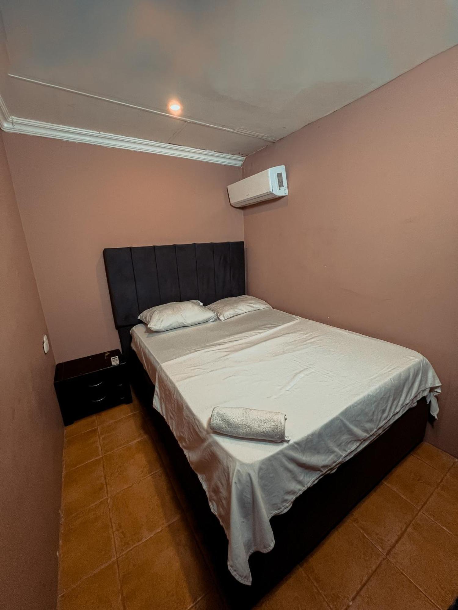 Hotel 6-36 *
